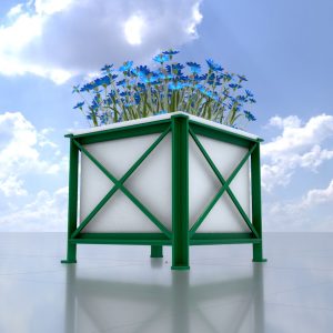 Quadratischer weißer Blumentopf mit blauen Blumen